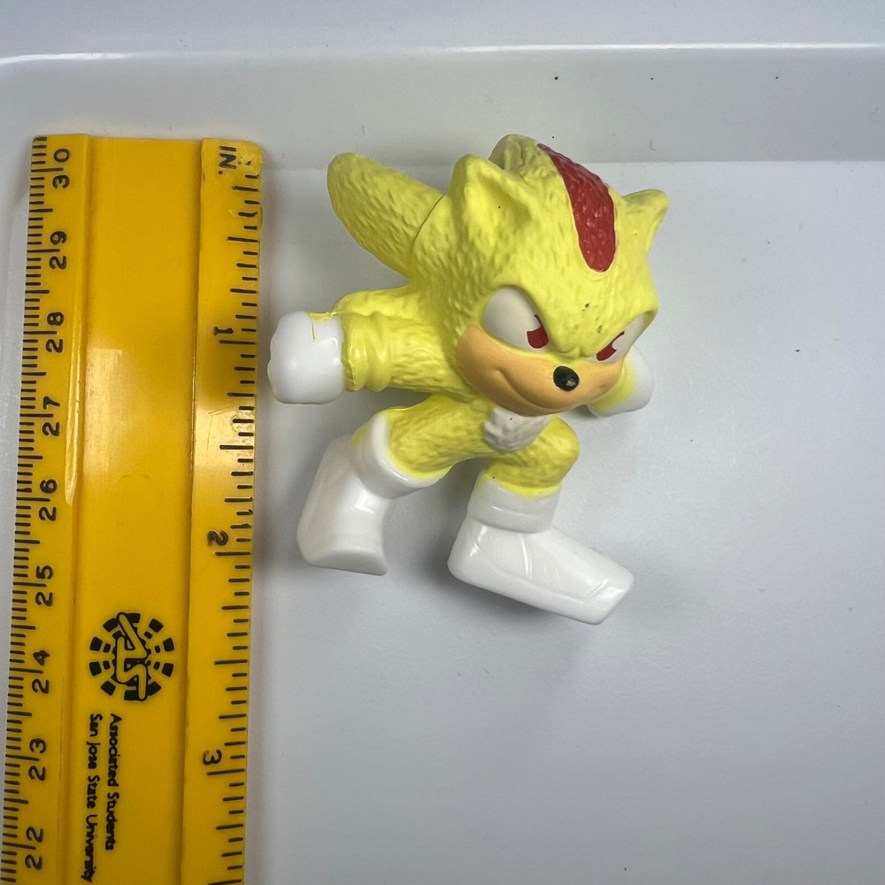 Sonic The Hedgehog Figure 2" Yellow Super Sonic White‎ Red Action Toy Kids